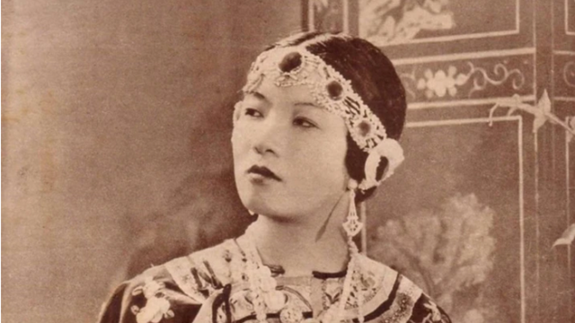 Nữ minh tinh điện ảnh Việt Nam đời đầu từng làm báo chí thế giới tốn nhiều giấy mực: Cha là Anh hùng dân tộc, được cựu Tổng thống Pháp nhận nuôi