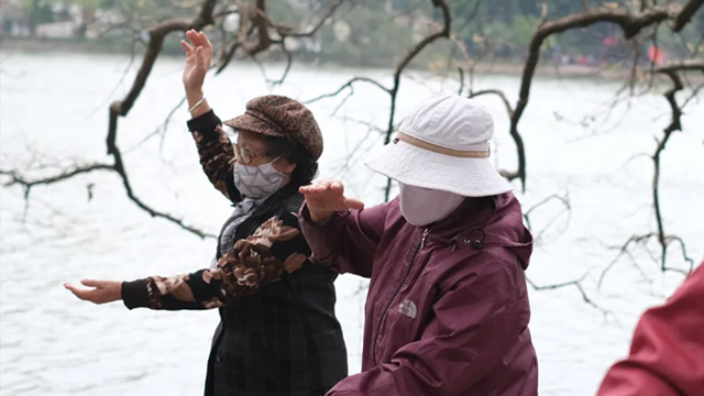 Rét đậm, rét hại ‘phơi bày’ những thói quen giữ ấm sai lầm mà rất nhiều người đang làm