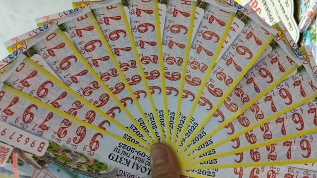 Cả làng cùng trúng xổ số hơn 1.000 tỷ đồng, người dân tranh cãi, họp khẩn tại nhà văn hóa vì điều này