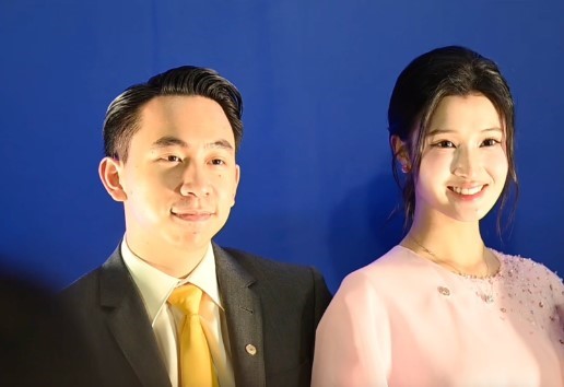 Động thái lạ của chồng Á hậu Phương Nhi