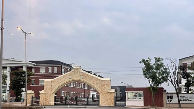 Yêu cầu trường quốc tế có học phí 1,1 tỷ đồng dừng tuyển sinh