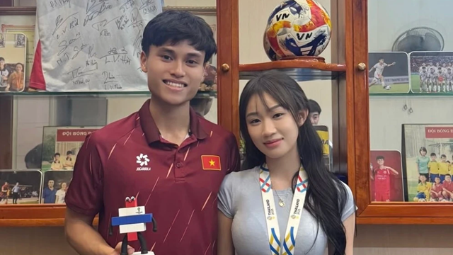 Bạn gái TikToker nổi tiếng của ‘người hùng’ ghi bàn thắng ở phút 101 cho U23 Việt Nam là ai?