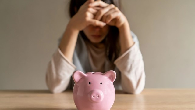 7 sai lầm khiến bạn càng tiết kiệm càng nghèo