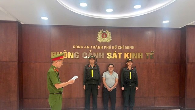 Bắt tạm giam ông chủ SN 1979, thu giữ 1.500kg hóa chất, 3 tấn thịt ốc bươu