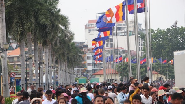 Du khách Việt sang Campuchia có thể dùng ứng dụng di động của các ngân hàng nào?