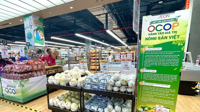 “Điểm danh” các siêu thị miệt mài mở cửa cả mùng 1 Tết