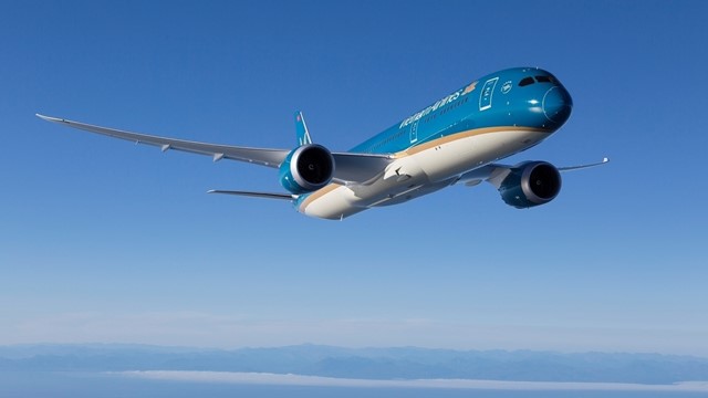 Báo cáo soát xét Vietnam Airlines: Vốn chủ sở hữu âm hơn 11.000 tỷ, dấu hỏi lớn về khả năng ở lại sàn HOSE