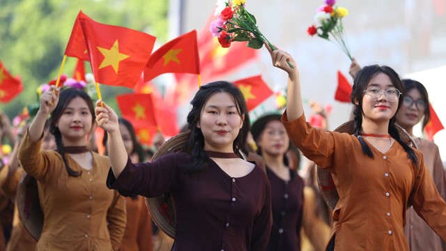 Người dân hân hoan hòa mình trong "Ngày hội Văn hóa vì hòa bình"