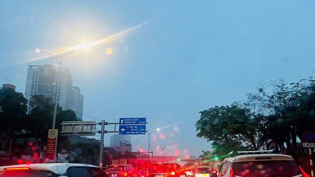 Tắc đường nghiêm trọng tại các cửa ngõ Hà Nội sáng 30/4, giao thông hỗn loạn từ 5h sáng