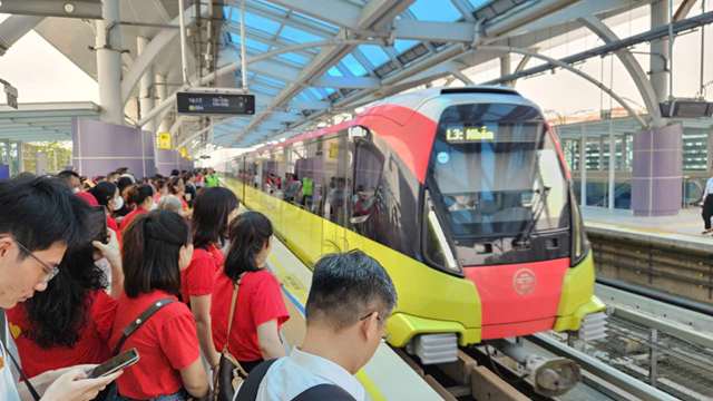 Hà Nội thay đổi lộ trình nhiều tuyến buýt, tăng tần suất chạy tàu điện ngày 24/8