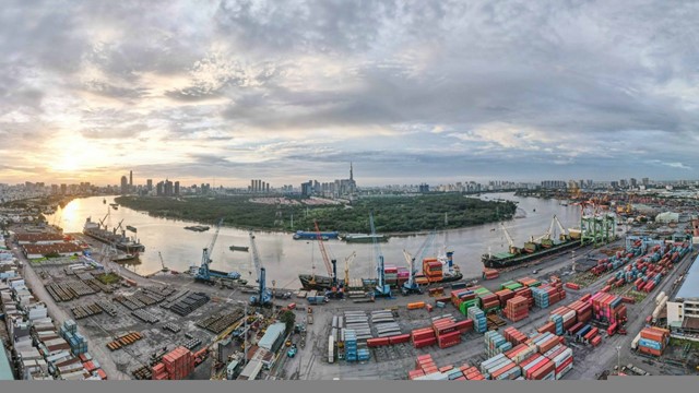 Bị ngân hàng bán đấu giá 19,6 triệu cổ phiếu, Cảng Sài Gòn (SGP) đang kinh doanh thế nào?