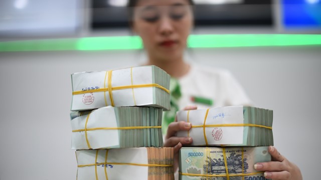 Vốn điều lệ ngành ngân hàng tăng mạnh: Ai đang dẫn đầu cuộc đua?