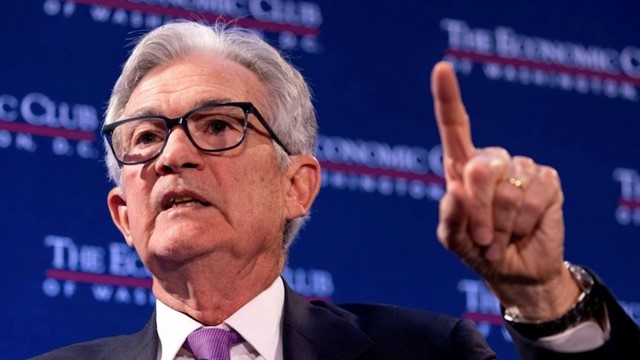 Chủ tịch Jerome Powell thông báo Fed sẽ cắt giảm lãi suất dù lạm phát chưa về mức mục tiêu 2%