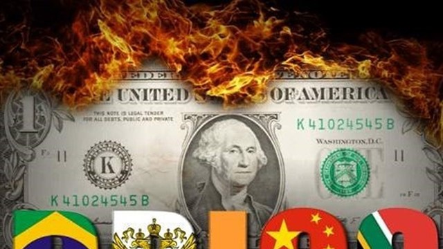 BRICS tổng lực ‘tấn công’ nhằm đẩy nhanh phi USD hóa, một quốc gia châu Á chính thức ủng hộ: Vị thế đồng bạc xanh sắp ‘lung lay’? 