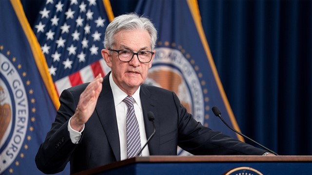 Chủ tịch Fed Jerome Powell tuyên bố ‘đã đến lúc điều chỉnh chính sách tiền tệ’, thừa nhận từng đánh giá sai tình hình lạm phát