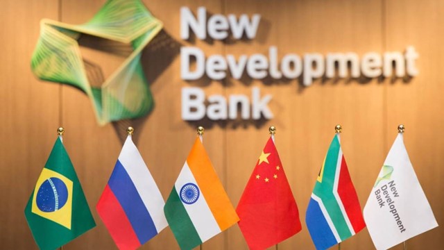 Chấp thuận hàng loạt khoản vay tỷ đô, Ngân hàng BRICS đang dự tính điều gì? 