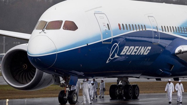 30.000 thợ máy Boeing đình công, hàng nghìn giám đốc và nhân viên khác nghỉ phép, chuyện gì đang xảy ra?