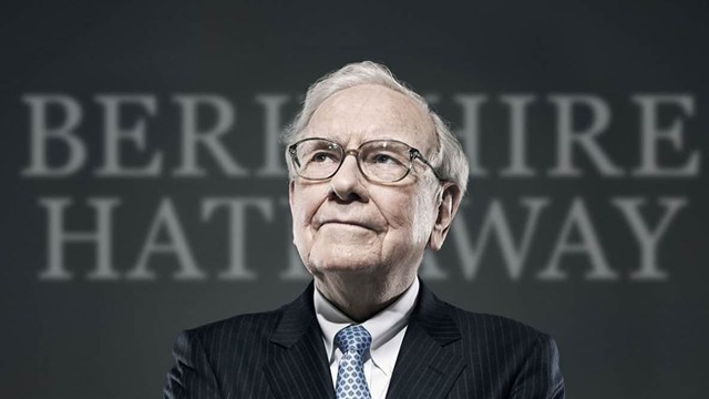 Xả mạnh cổ phiếu, công ty của Warren Buffett nắm giữ 'núi tiền mặt' kỷ lục 325 tỷ USD