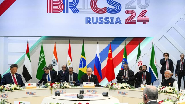 BRICS gặp 'báo động': Ông Trump dọa áp thuế 100% với 9 quốc gia thành viên, kế hoạch phi USD hóa đối diện nguy cơ lớn?