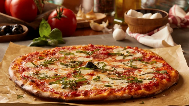 Chuỗi cửa hàng pizza gần 44 năm tuổi nộp đơn phá sản lần 3
