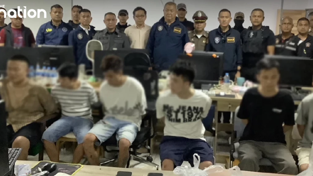 Bắt giữ nhóm tội phạm lừa đảo, thu giữ 49 sổ ngân hàng, 49 thẻ ATM, 66 điện thoại di động