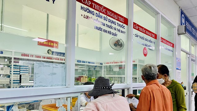 Từ 1/7, người dân chữa bệnh tại nhà vẫn được hưởng BHYT, chi trả 100% chi phí khi vượt tuyến