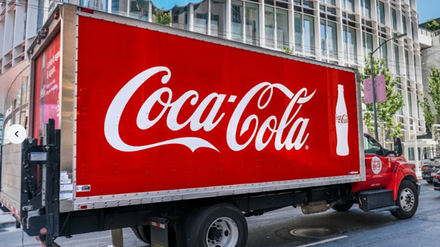 Coca-Cola đóng cửa nhà máy 31 năm tuổi, bị chỉ trích vì thải ra đại dương 602 triệu kg rác thải nhựa mỗi năm