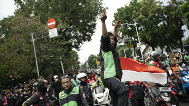 Nóng: 25.000 tài xế Grab, Shopee tắt app, biểu tình ở nền kinh tế lớn nhất Đông Nam Á