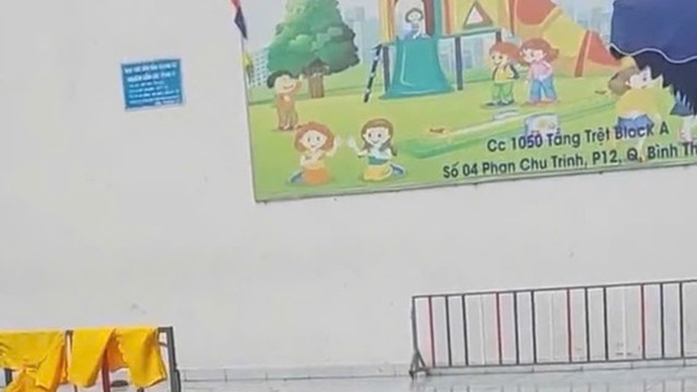 Cư dân chung cư 1050 phát hiện người đàn ông tử vong trên sân, công an lập tức điều tra