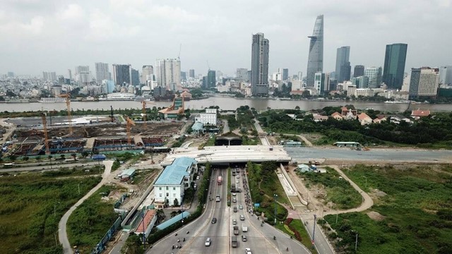 Đốt hầm lớn nhất Đông Nam Á nặng 27.000 tấn chìm sâu xuống nước sau một tiếng rầm lớn, 1.500 người Việt Nam làm nên kỳ tích 