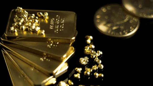 Khám xét xe container chở táo tại cửa khẩu, thu giữ khẩn cấp hơn 7 cân vàng 