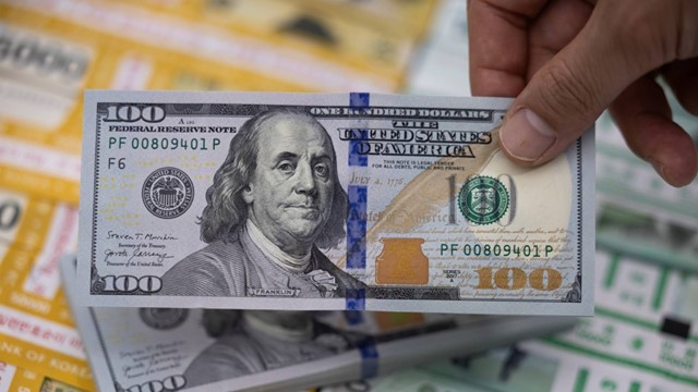 Nhà đầu tư âm thầm rút vốn, đồng USD có nguy cơ sụp đổ?