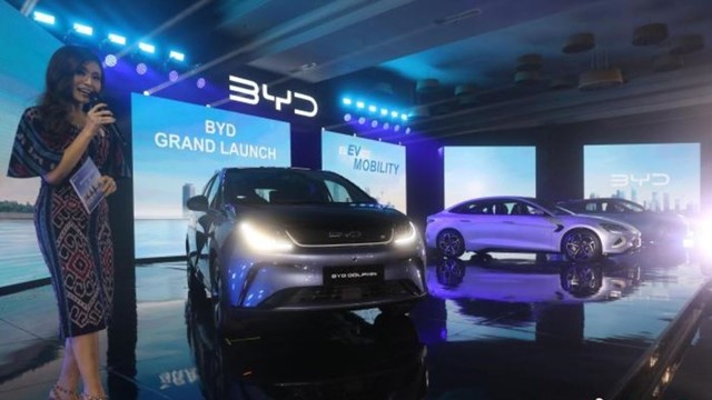 Đóng cửa 20 đại lý chỉ trong 1 tuần, ảnh hưởng hơn 1.000 khách hàng, ‘Vua xe điện’ BYD nói gì?