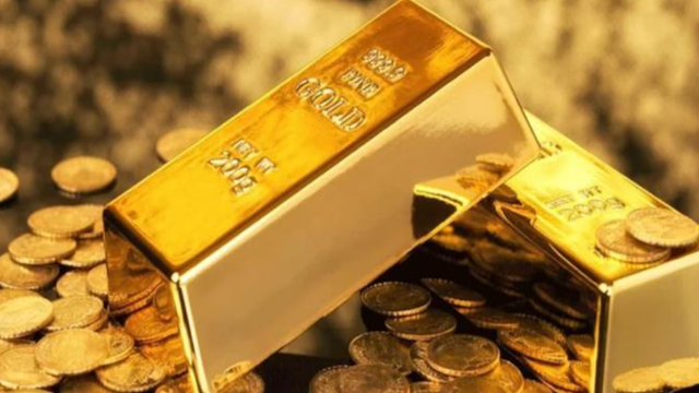 Khám xét một ô tô khả nghi trên đường, thu giữ khẩn cấp hơn 4 cân vàng trị giá 12 tỷ đồng