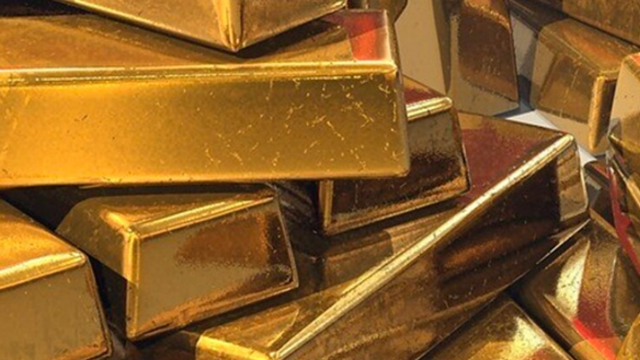 Thu giữ số vàng trị giá 39 tỷ đồng cùng 5kg cần sa ngay tại sân bay, 7 người bị bắt giữ