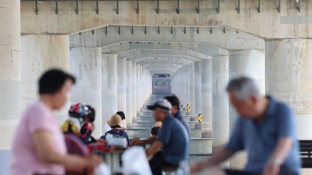 Nền kinh tế lớn thứ 4 châu Á lung lay: 85% dân số có nguy cơ biến mất, Chính phủ nỗ lực giải cứu trong vô vọng