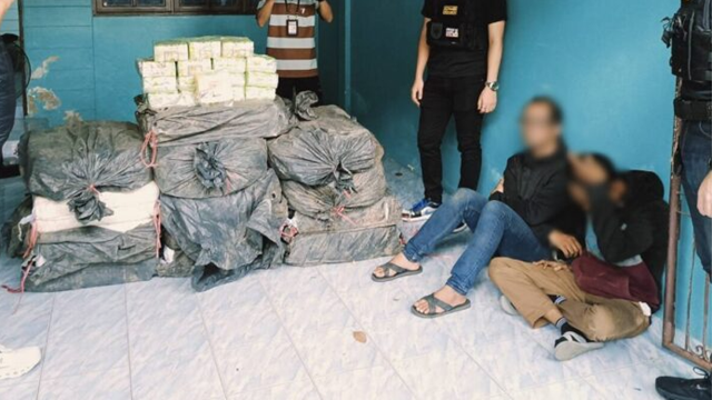 Bắt khẩn cấp thợ sửa xe máy tàng trữ 434kg ma túy đá