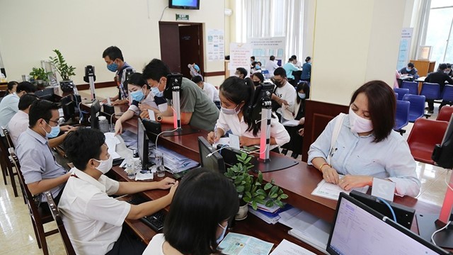 Từ hôm nay, giáo viên, công chức, người tham gia BHYT chính thức được hưởng nhiều quyền lợi lớn