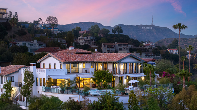 Căn biệt thự trên đồi của cặp vợ chồng bán thành công với giá hơn 310 tỷ đồng, người mua là diễn viên nổi tiếng 