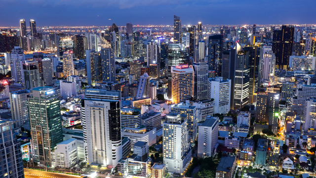 Nền kinh tế lớn thứ hai Đông Nam Á lung lay: Người dân nợ nần ngập đầu, NHTW nới lỏng tiền tệ giữa sức ép thuế quan