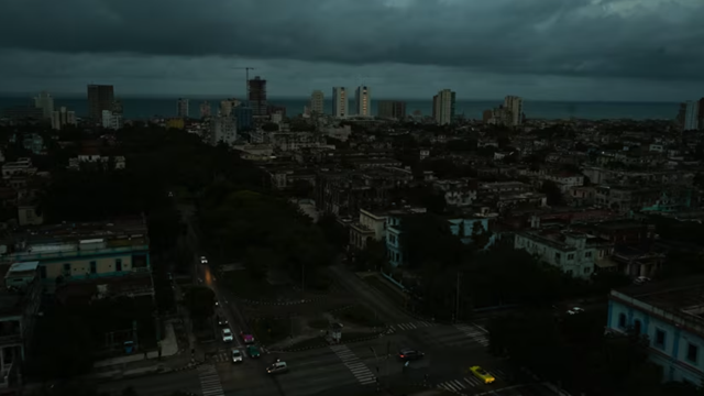 Chuyện gì xảy ra với kinh tế Cuba: Mất điện 20 tiếng/ngày, người dân phải thắt lưng buộc bụng, không đủ nước sinh hoạt