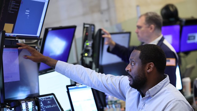 Chuyên gia cảnh báo 4 'ngòi nổ' khiến trái phiếu toàn cầu rơi vào làn sóng bán tháo, nhà đầu tư chú ý