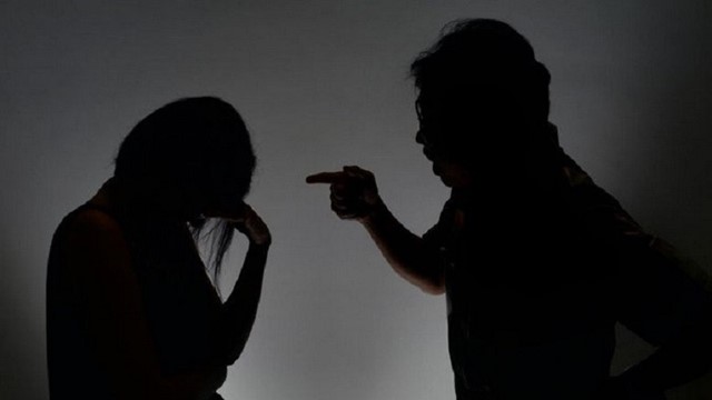 Chính thức: Từ 4/9, chồng đánh vợ bị cấm tiếp xúc tối đa 4 ngày