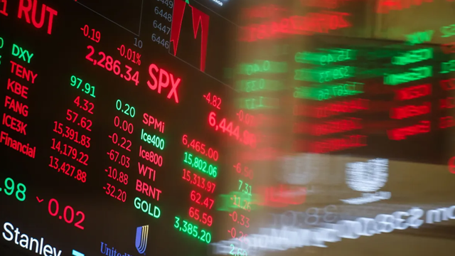 Phố Wall rung lắc: Lợi suất trái phiếu áp sát 5%, cổ phiếu công nghệ lao dốc, lo ngại bong bóng định giá trở lại