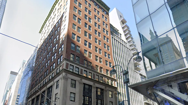 Tòa nhà giữa trung tâm thành phố của đại gia nổi tiếng được bán với giá 1.300 tỷ đồng, lỗ hơn 50%