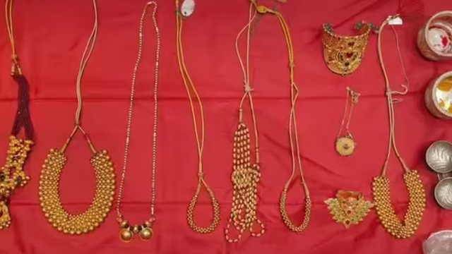 Đột kích tư gia, văn phòng của Kỹ sư trưởng, thu giữ khẩn cấp giấy tờ nhà, thỏi vàng, thỏi bạc...tổng trị giá hơn 16 tỷ đồng