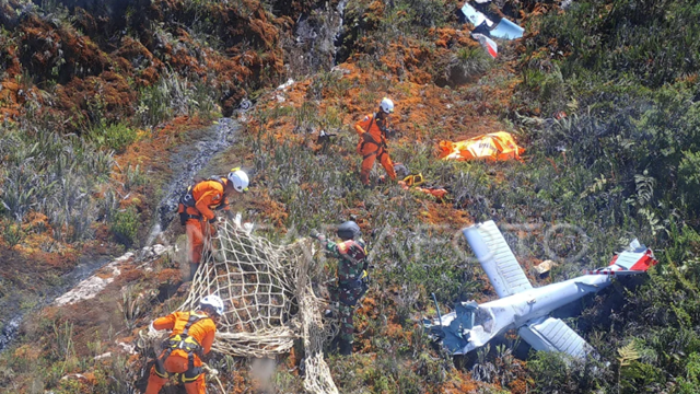 Rơi máy bay trực thăng quân sự, toàn bộ phi hành đoàn và hành khách thiệt mạng thương tâm