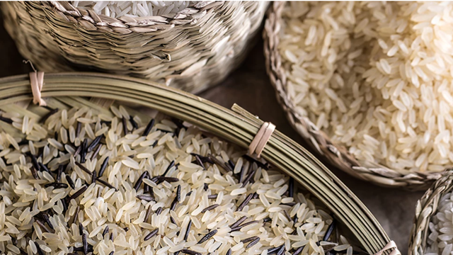 Giá gạo Thái Lan bật tăng đi ngược xu hướng toàn cầu, Việt Nam có chịu thiệt?