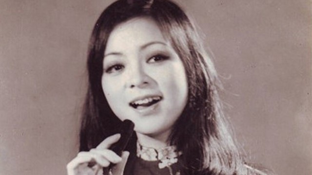 Nữ nghệ sĩ đầu tiên trong lịch sử âm nhạc thắng giải quốc tế, là đại mỹ nhân nhà phố cổ, có bố là ông chủ hãng phim tư nhân lớn nổi tiếng cả nước