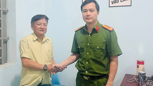 Ông Ân ra Viettel nhờ chuyển 30 triệu đồng, nhân viên đại lý lập tức mời Công an xã đến làm việc